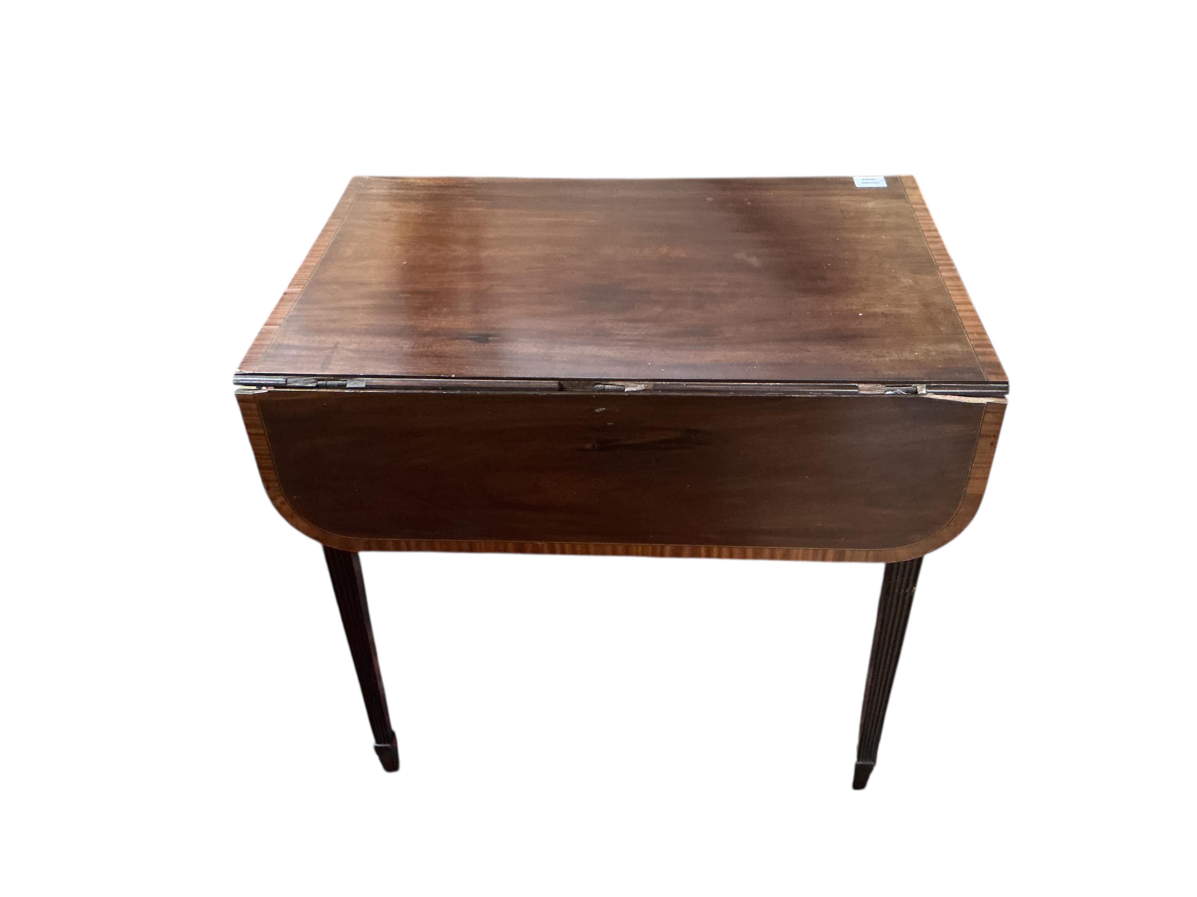 A George III satinwood banded mahogany Pembroke table, width 79cm, depth 54cm, height 71cm